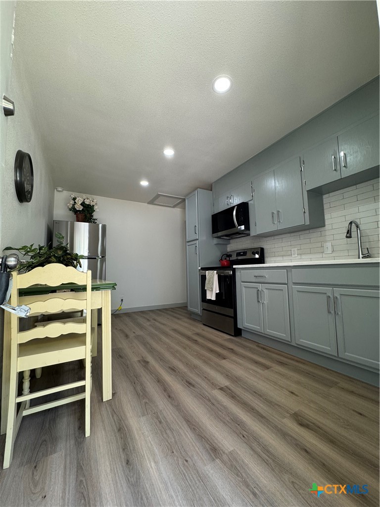 2109 W. Ave. B A Property Photo 6