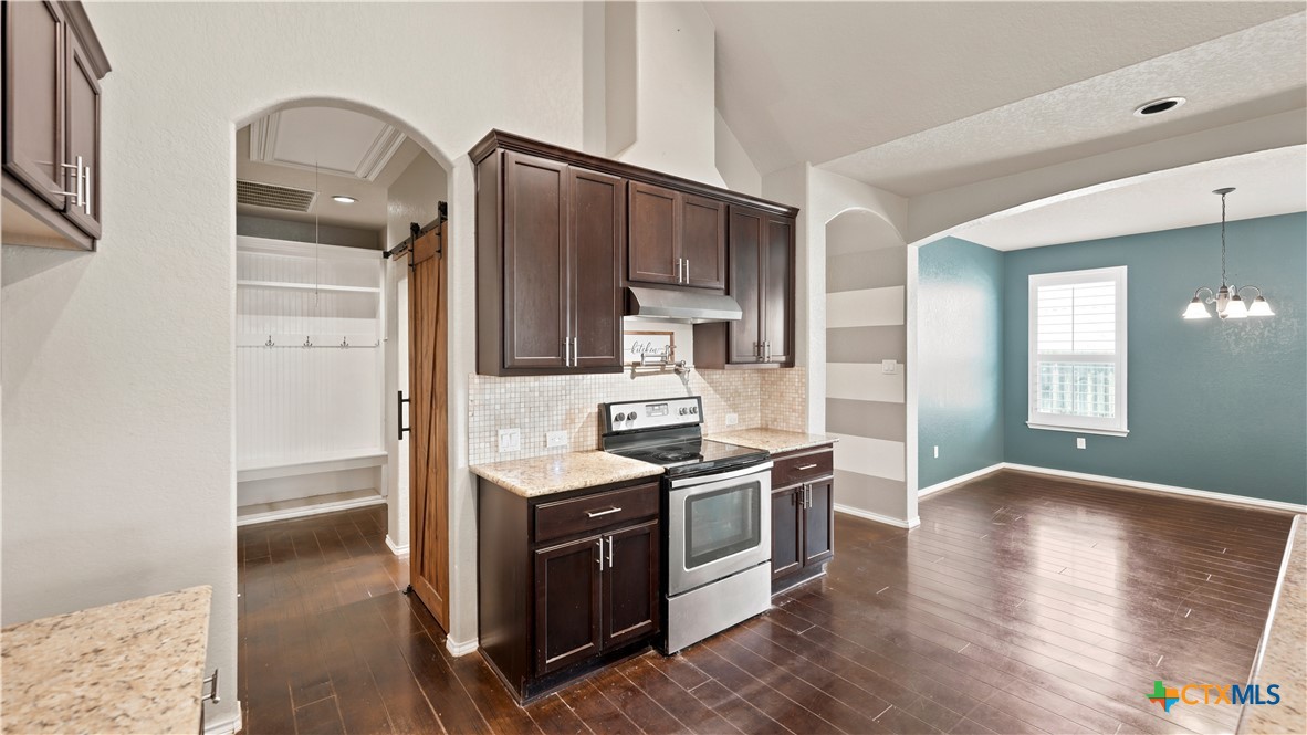 2083 Western Pecan Property Photo 3