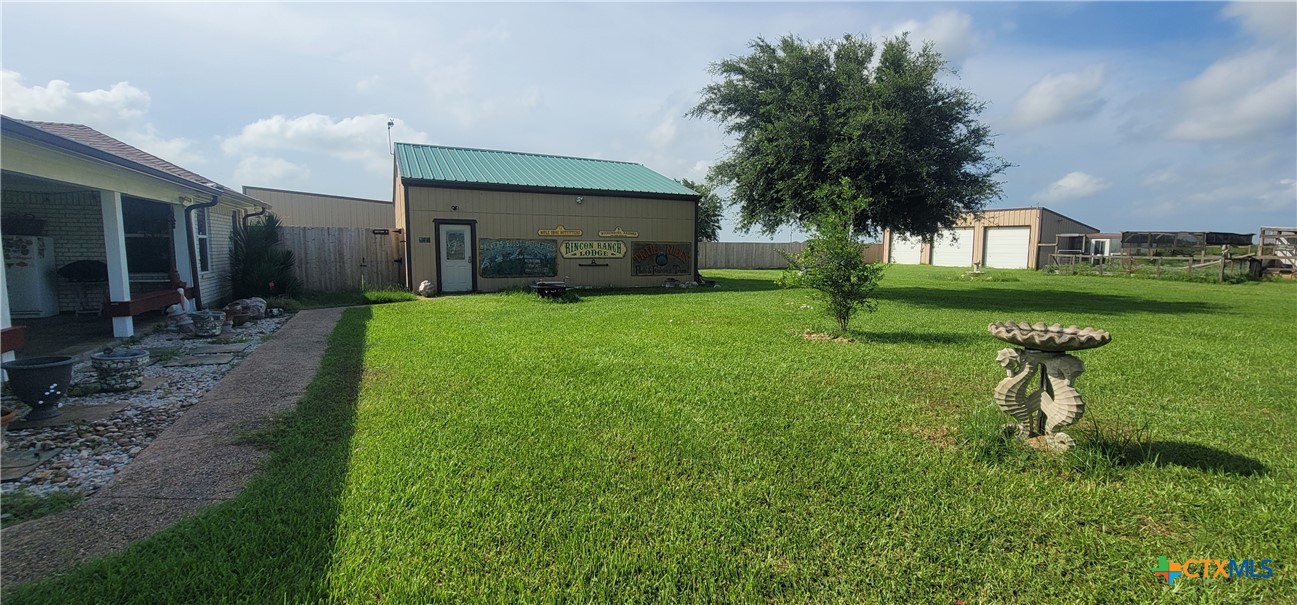 446 Gibb Boulevard Property Photo 8