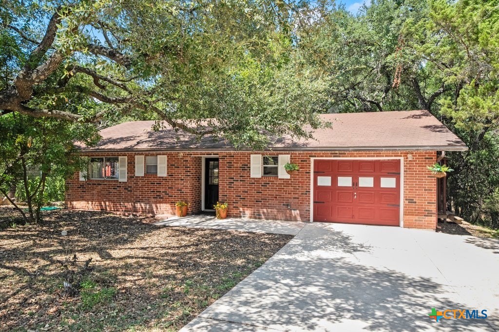 3067 Lakeview Drive Property Photo 1