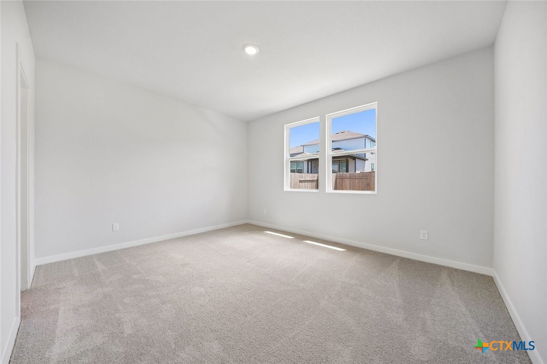 240 Firefox Way Property Photo 23
