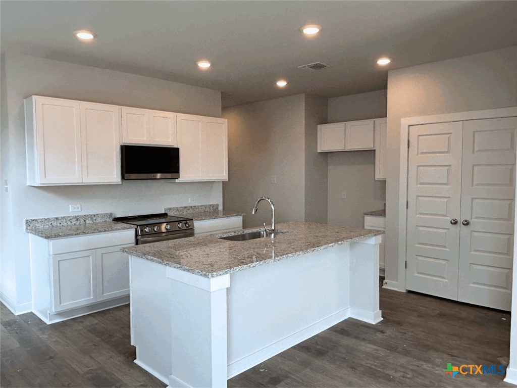 260 Firefox Way Property Photo 5