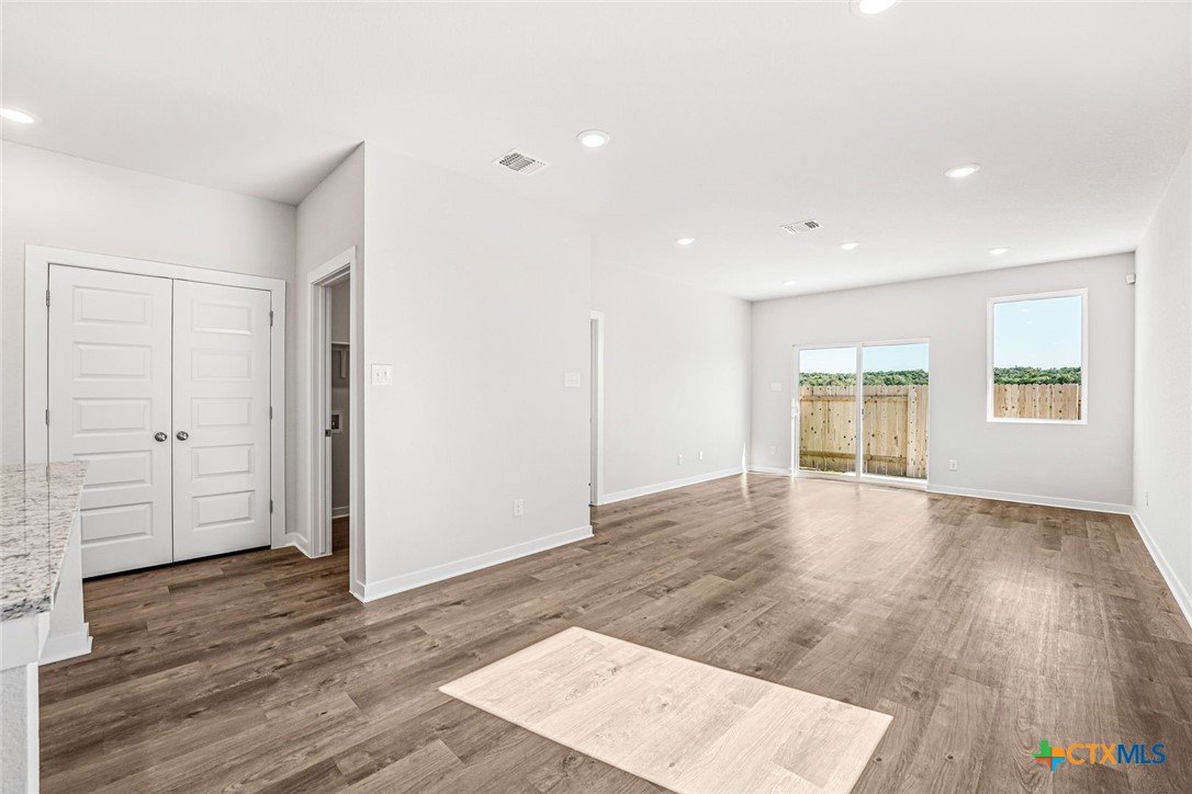 260 Firefox Way Property Photo 5