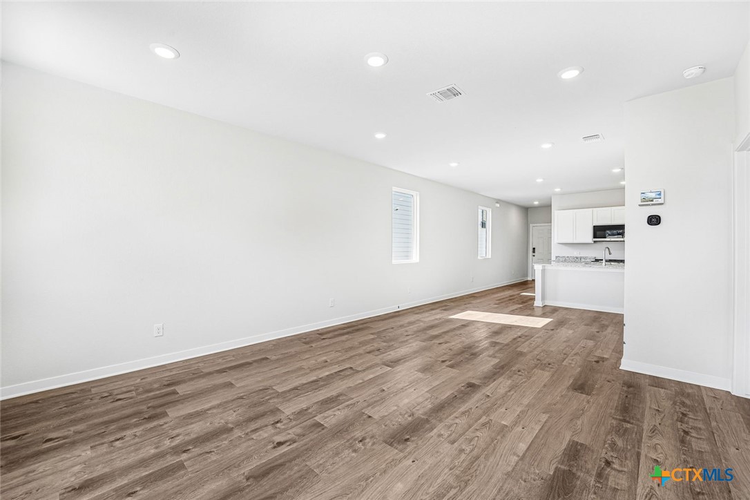 260 Firefox Way Property Photo 7