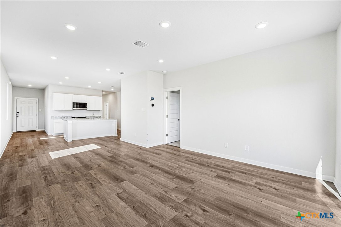 260 Firefox Way Property Photo 8