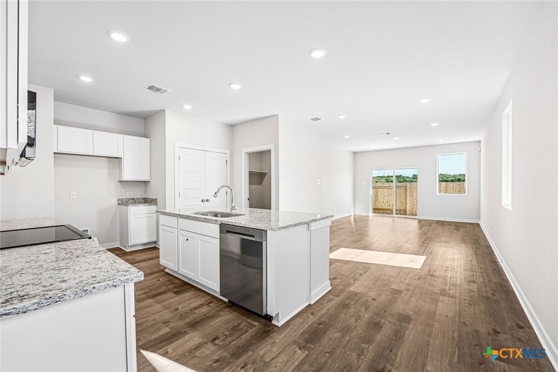260 Firefox Way Property Photo 9