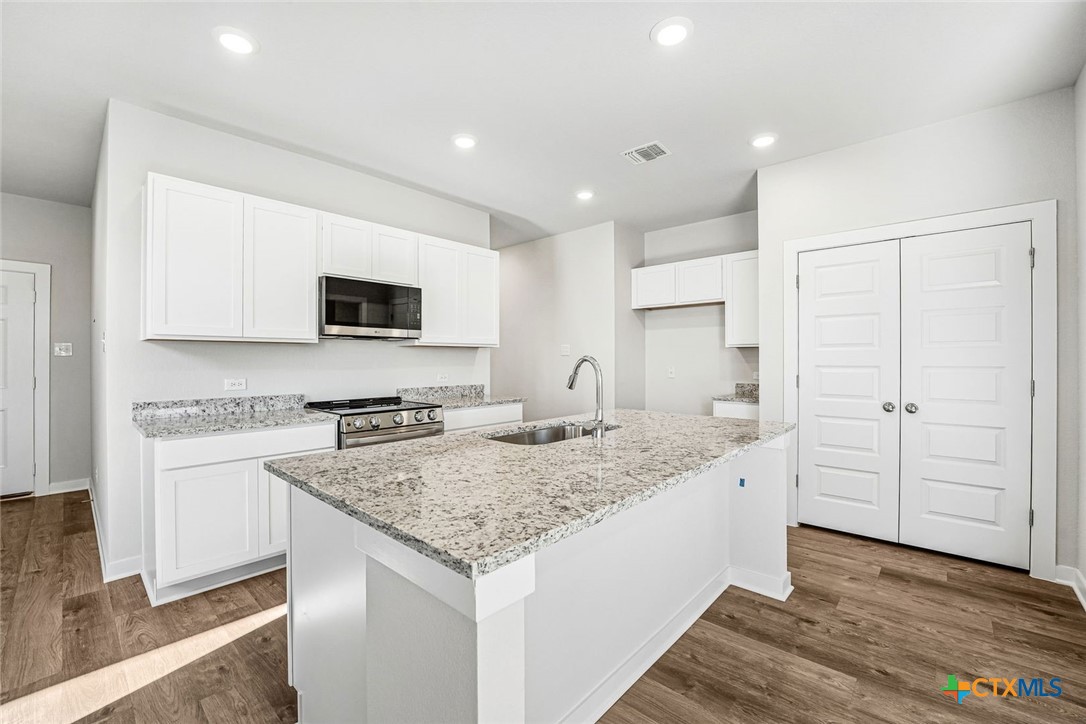 260 Firefox Way Property Photo 12