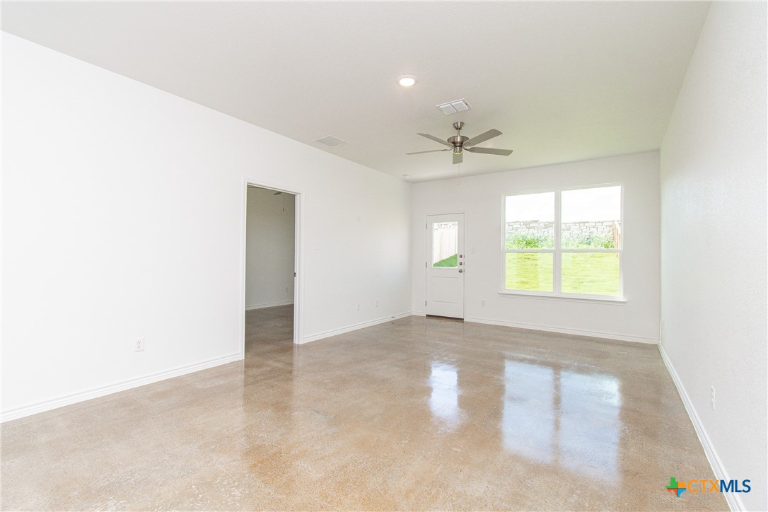 3903 American Elm A Property Photo 3