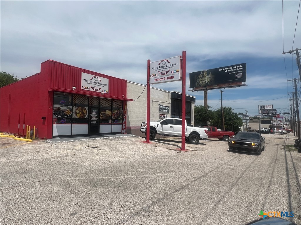 711 W Rancier Avenue Property Photo 1