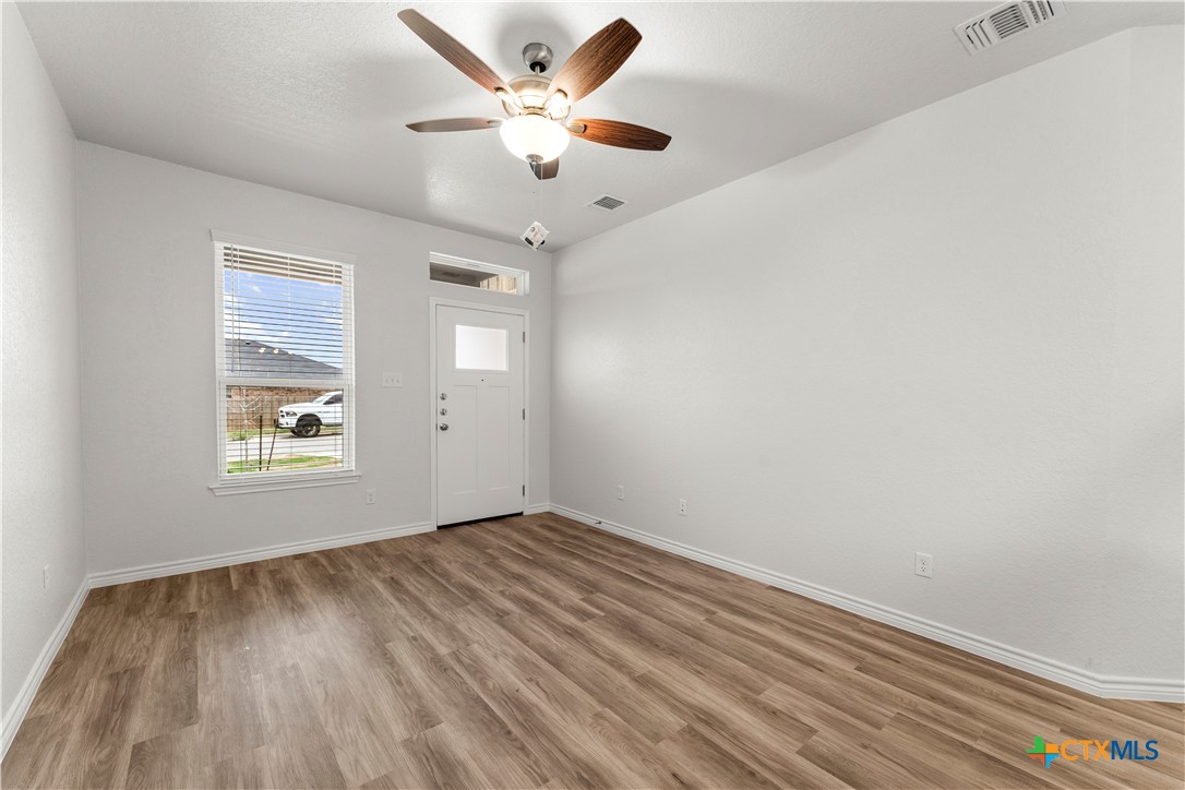 1110 Zora Drive B Property Photo 3