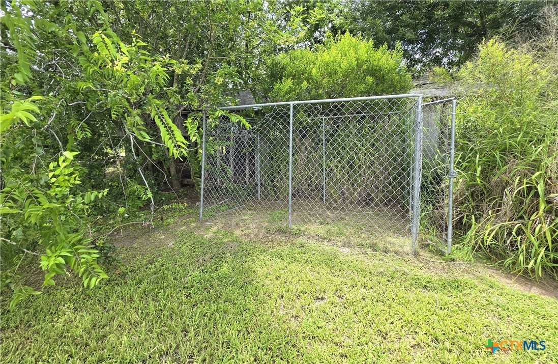 711-717 W Broadway Avenue Property Photo 5
