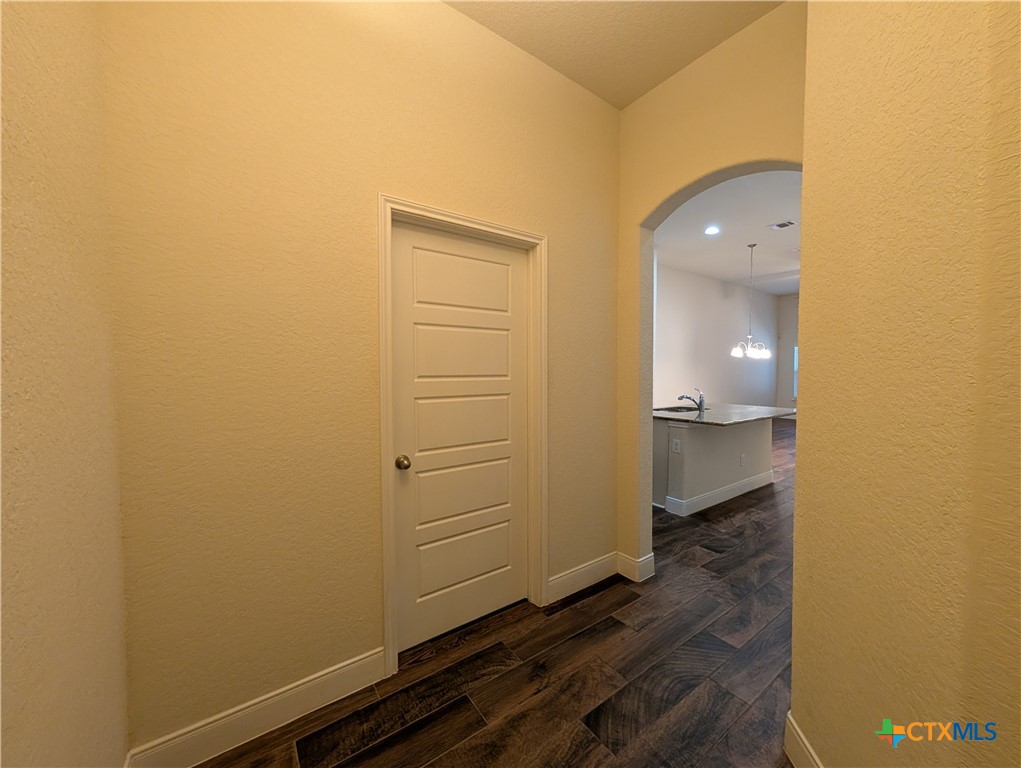 1231 Old Fm 306 Property Photo 3