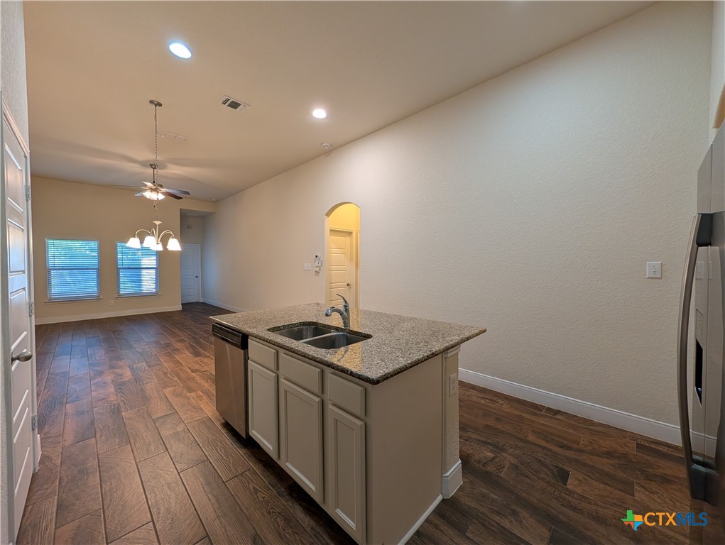 1231 Old Fm 306 Property Photo 8