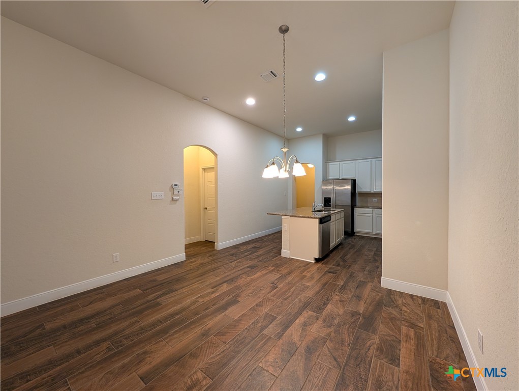 1231 Old Fm 306 Property Photo 10