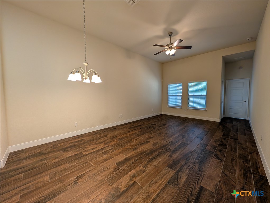 1231 Old Fm 306 Property Photo 12