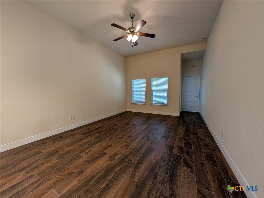 1231 Old Fm 306 Property Photo 13