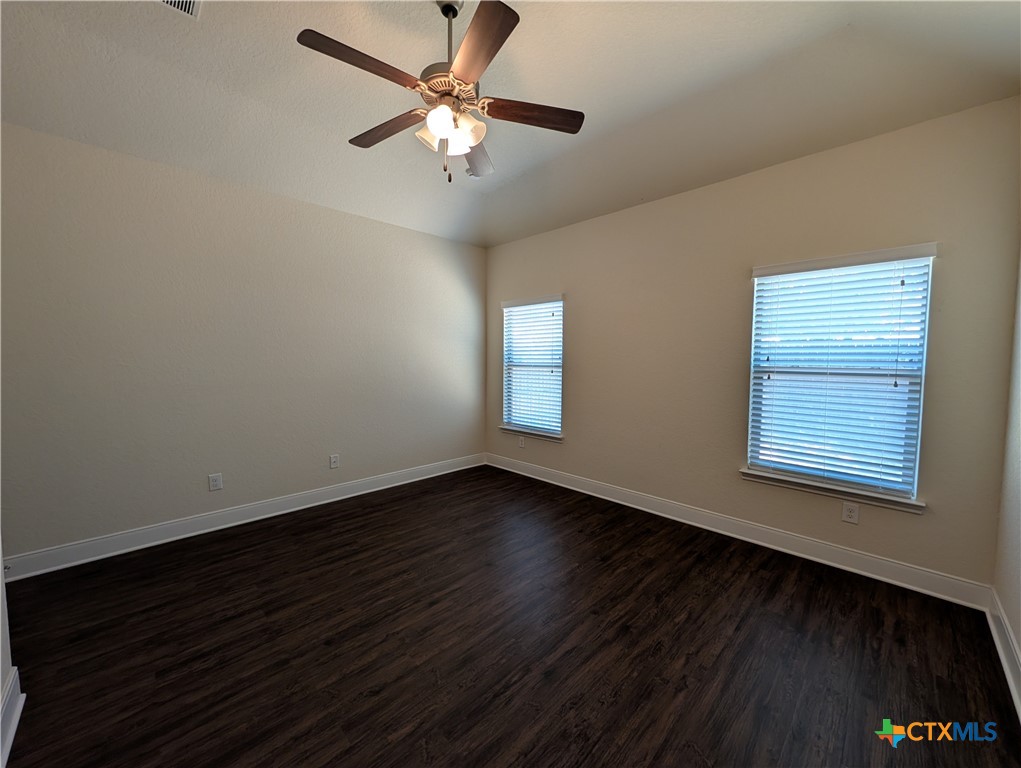 1231 Old Fm 306 Property Photo 16