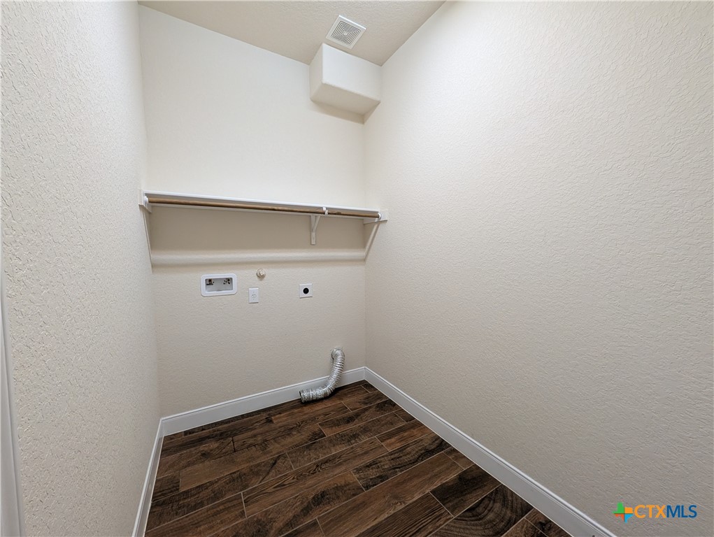 1231 Old Fm 306 Property Photo 26