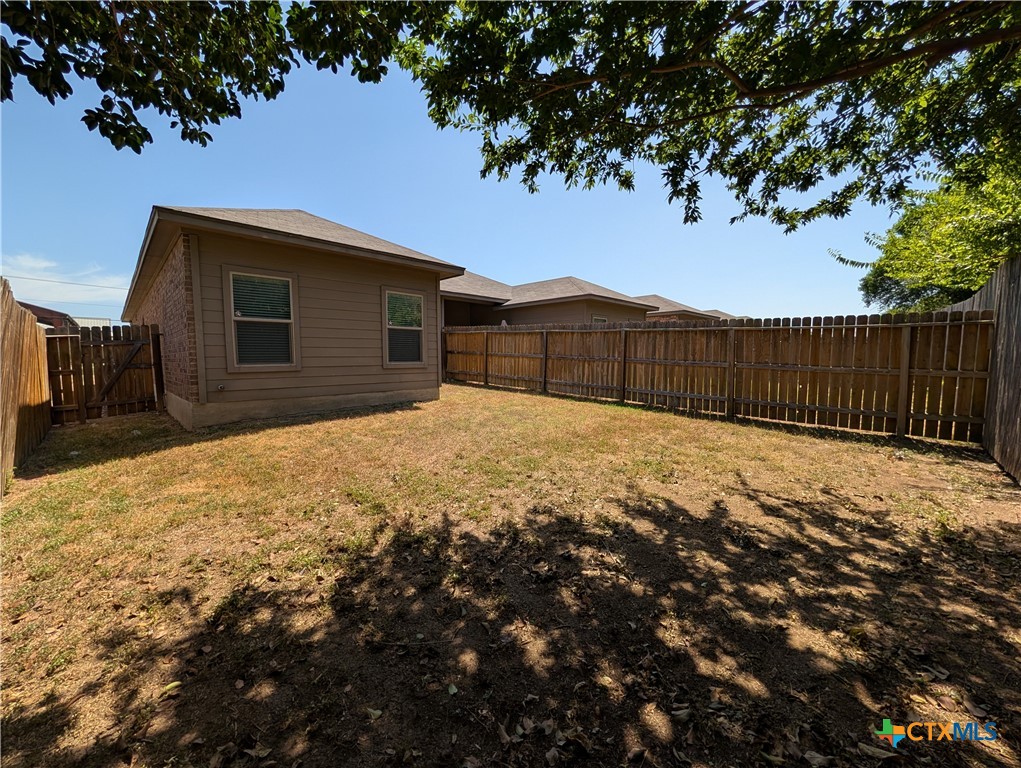 1231 Old Fm 306 Property Photo 29