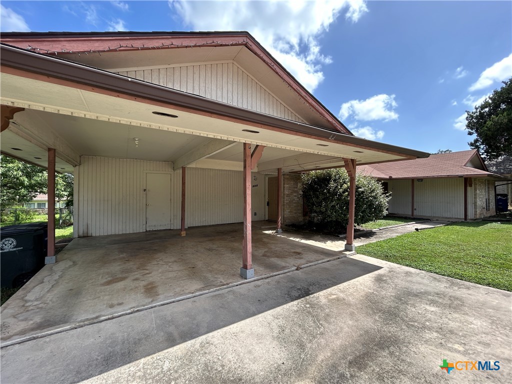 317 Briarwood Drive Property Photo 3