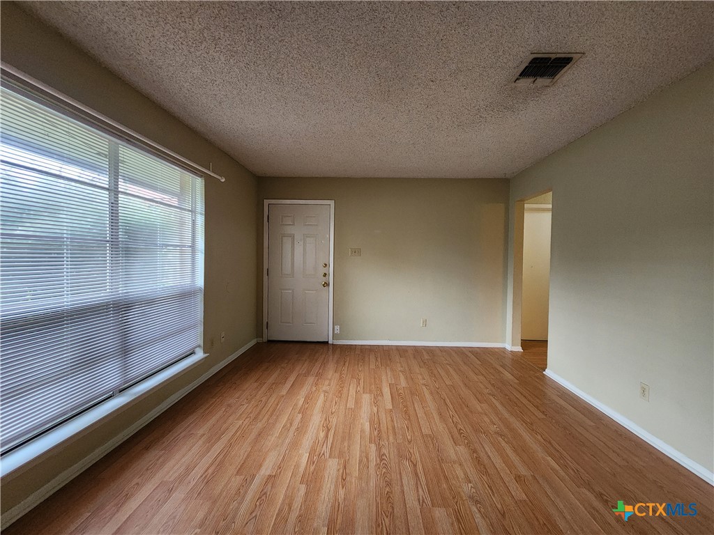 317 Briarwood Drive Property Photo 5