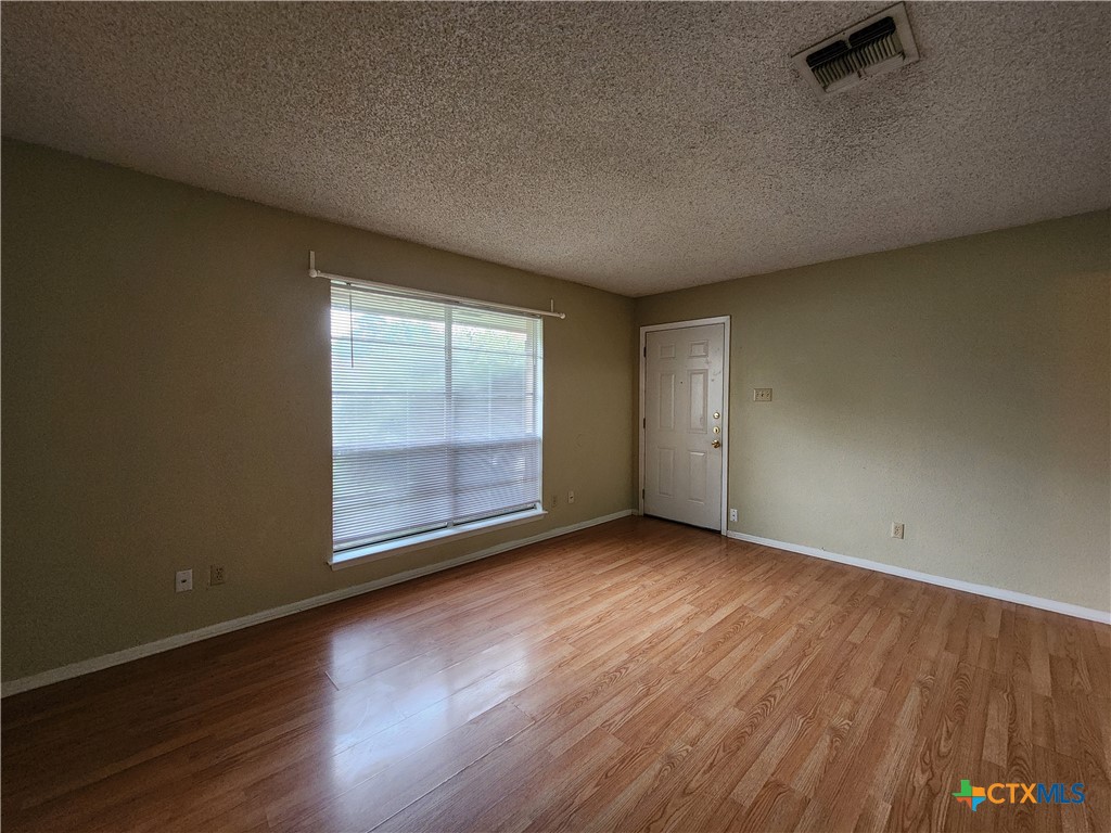 317 Briarwood Drive Property Photo 6