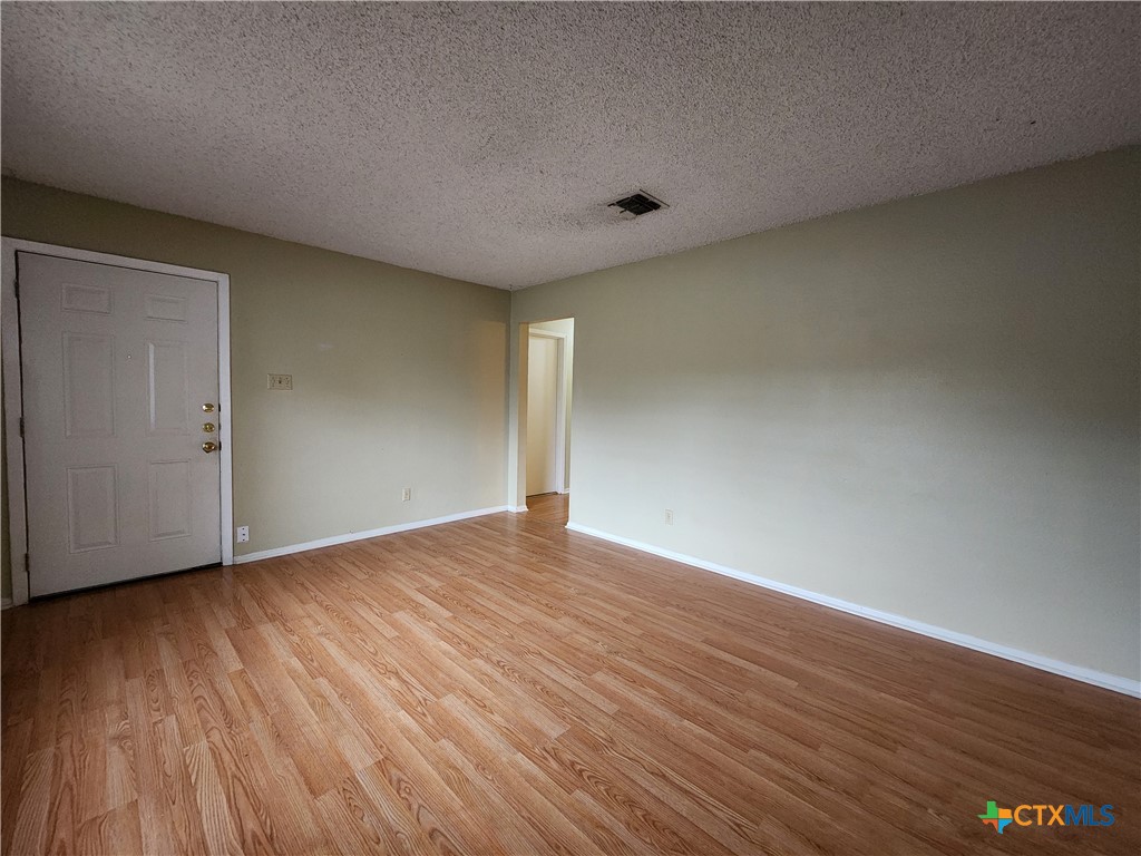 317 Briarwood Drive Property Photo 8