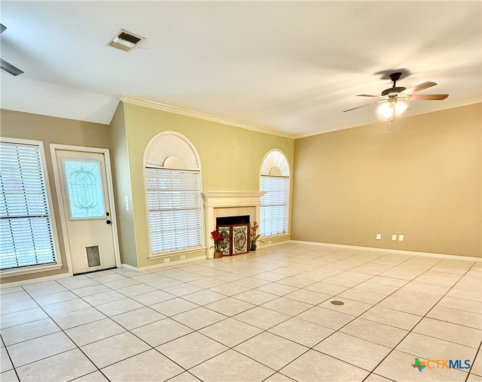324 Spur Drive Property Photo 2