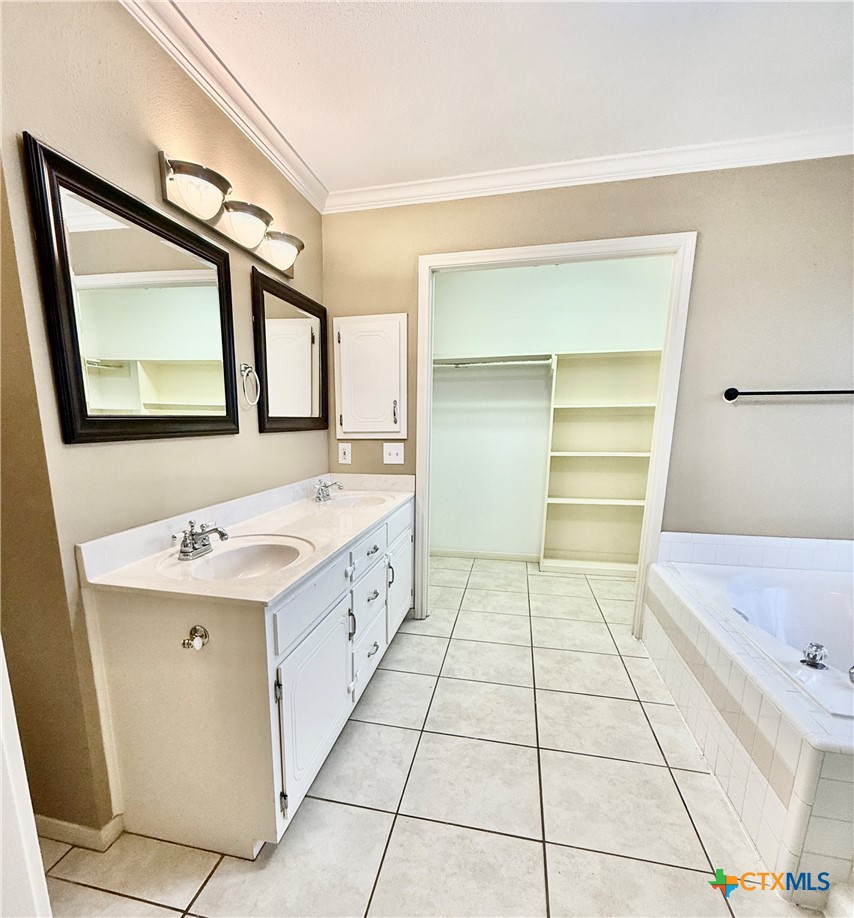 324 Spur Drive Property Photo 12