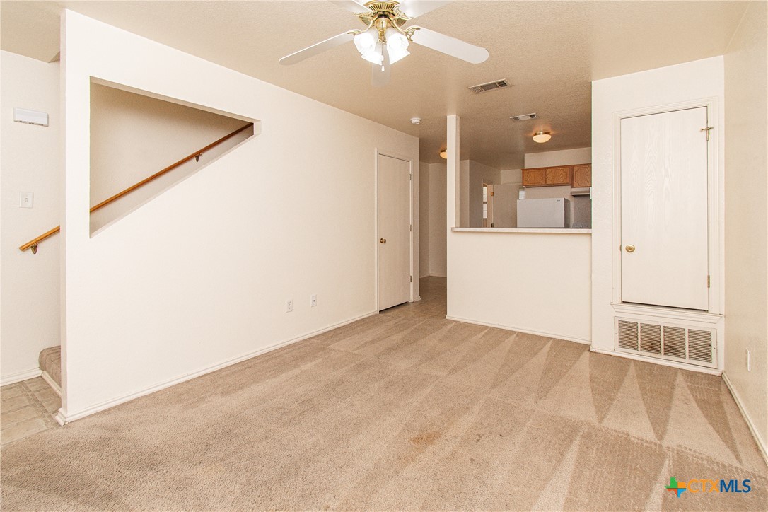 4207 Alan Kent Drive B Property Photo 3
