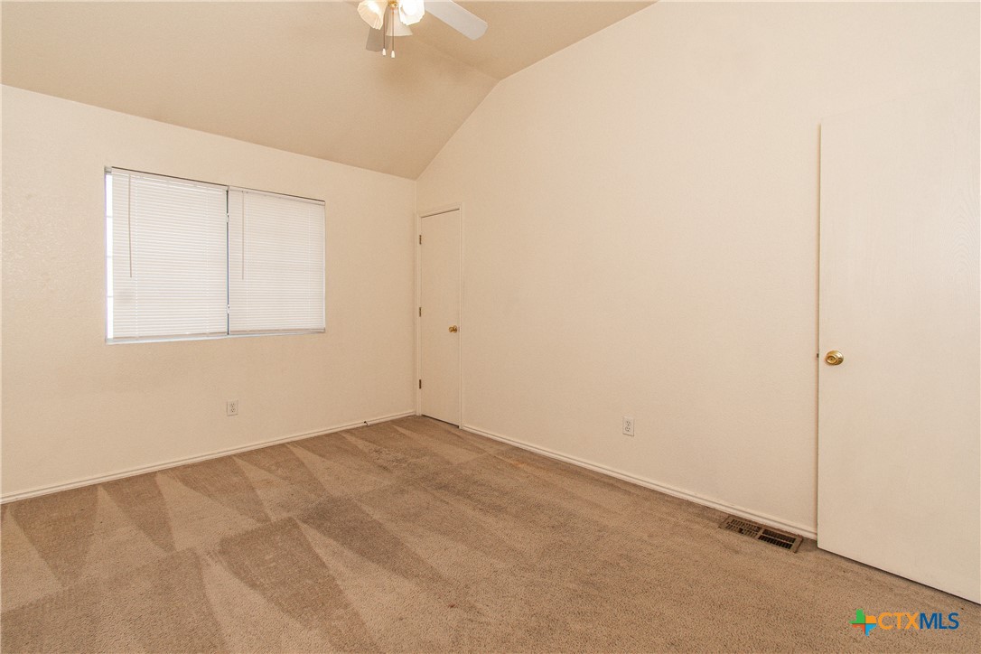 4207 Alan Kent Drive B Property Photo 9