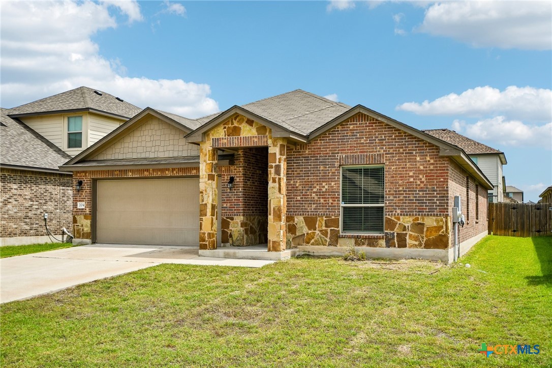 204 Bainbridge Drive Property Photo 3