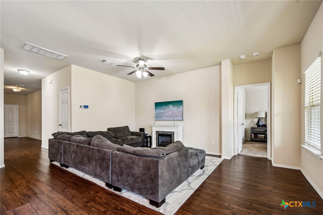 204 Bainbridge Drive Property Photo 9