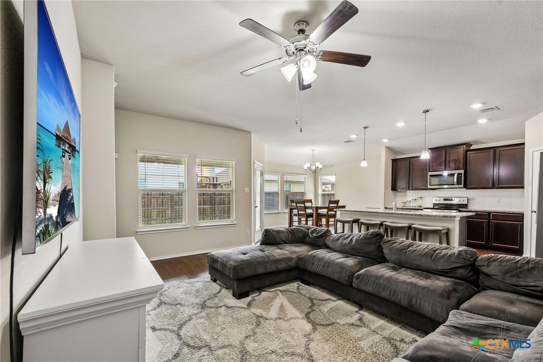204 Bainbridge Drive Property Photo 11