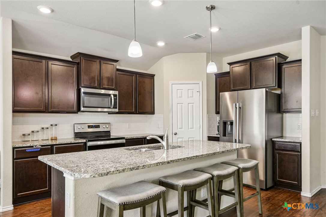 204 Bainbridge Drive Property Photo 17