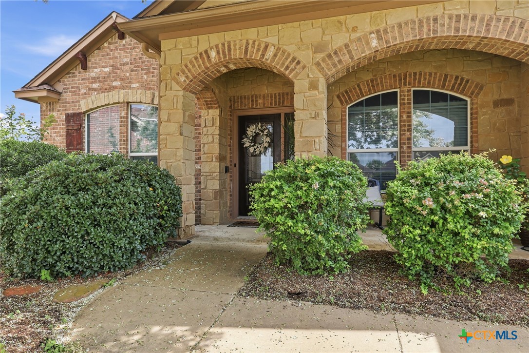 106 Sky Court Property Photo 1