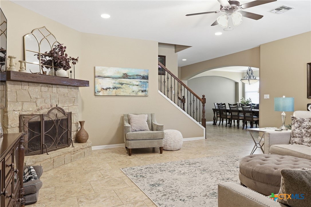 106 Sky Court Property Photo 5