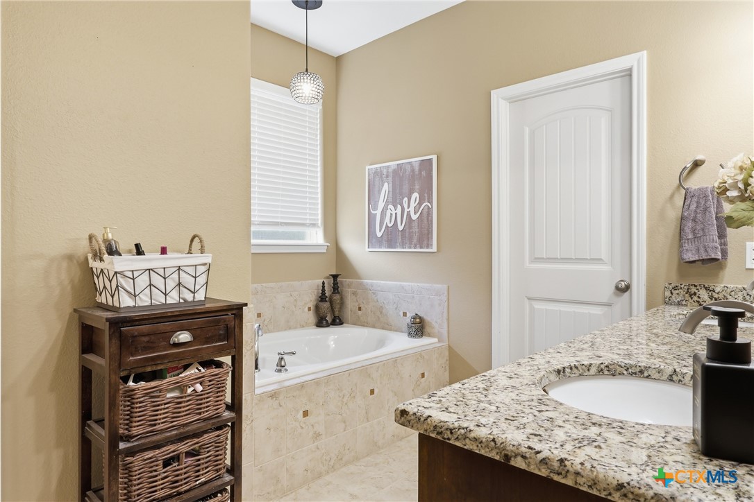 106 Sky Court Property Photo 25
