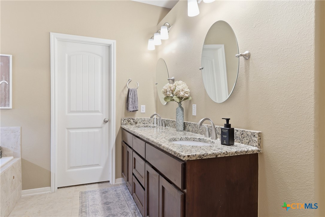 106 Sky Court Property Photo 26