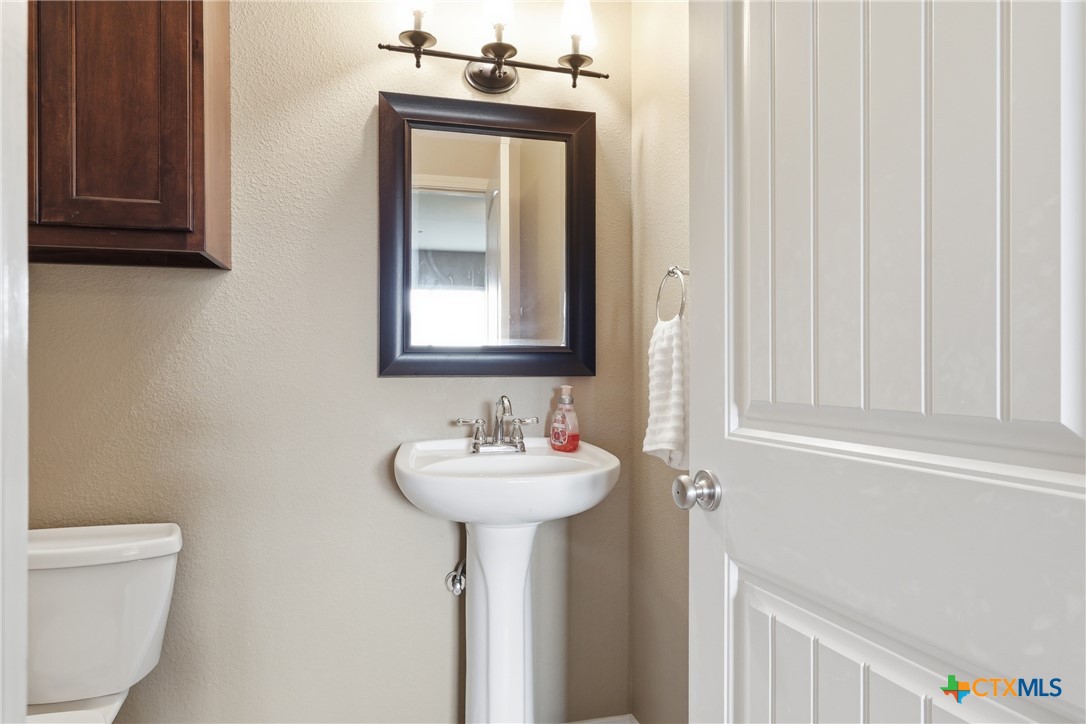 106 Sky Court Property Photo 32
