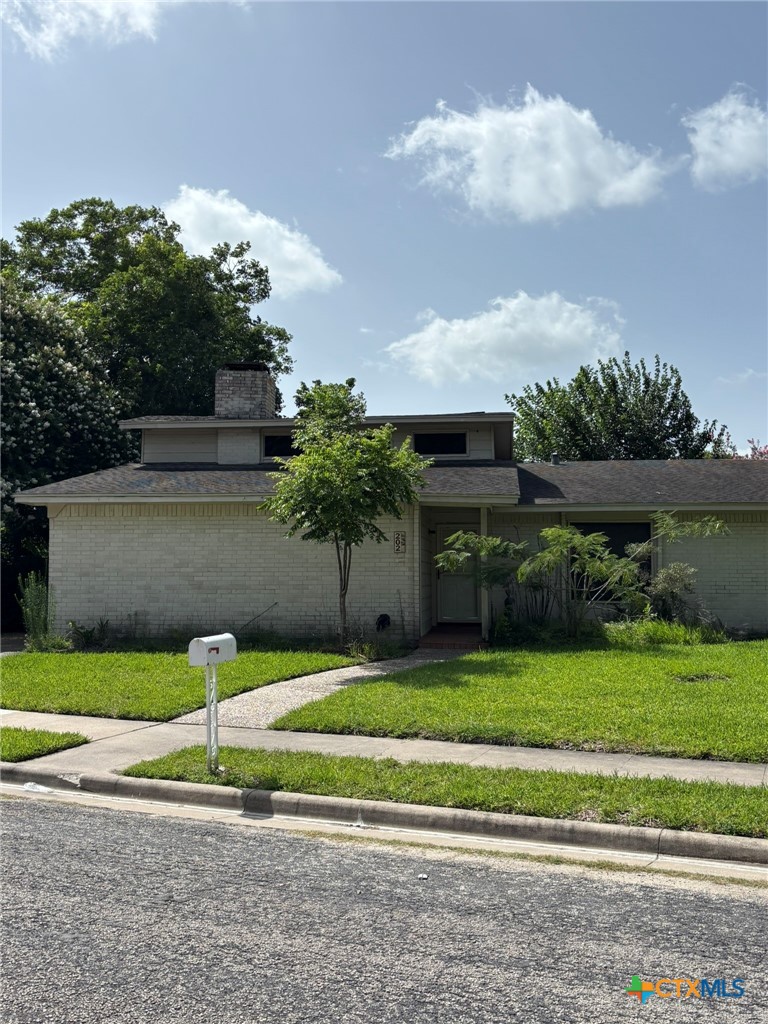 202 Sherwood Drive Property Photo 1