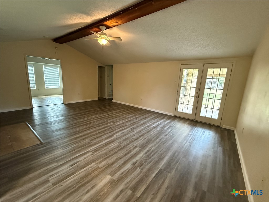 2401 Ridglea Court Property Photo 2