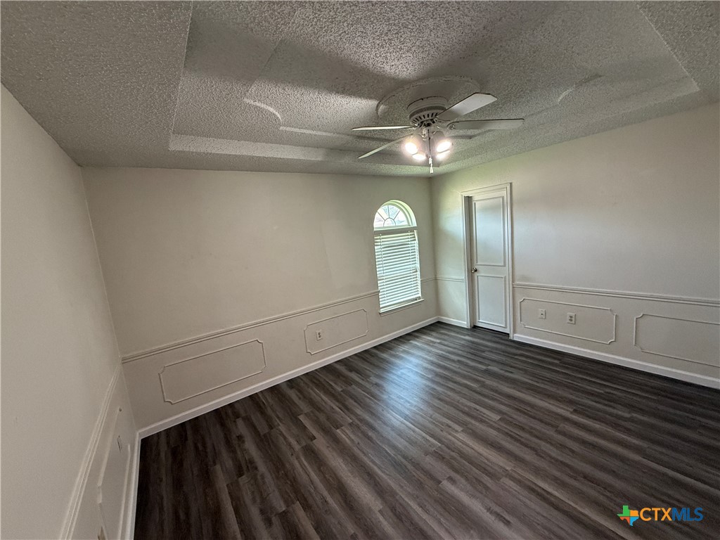 2401 Ridglea Court Property Photo 7