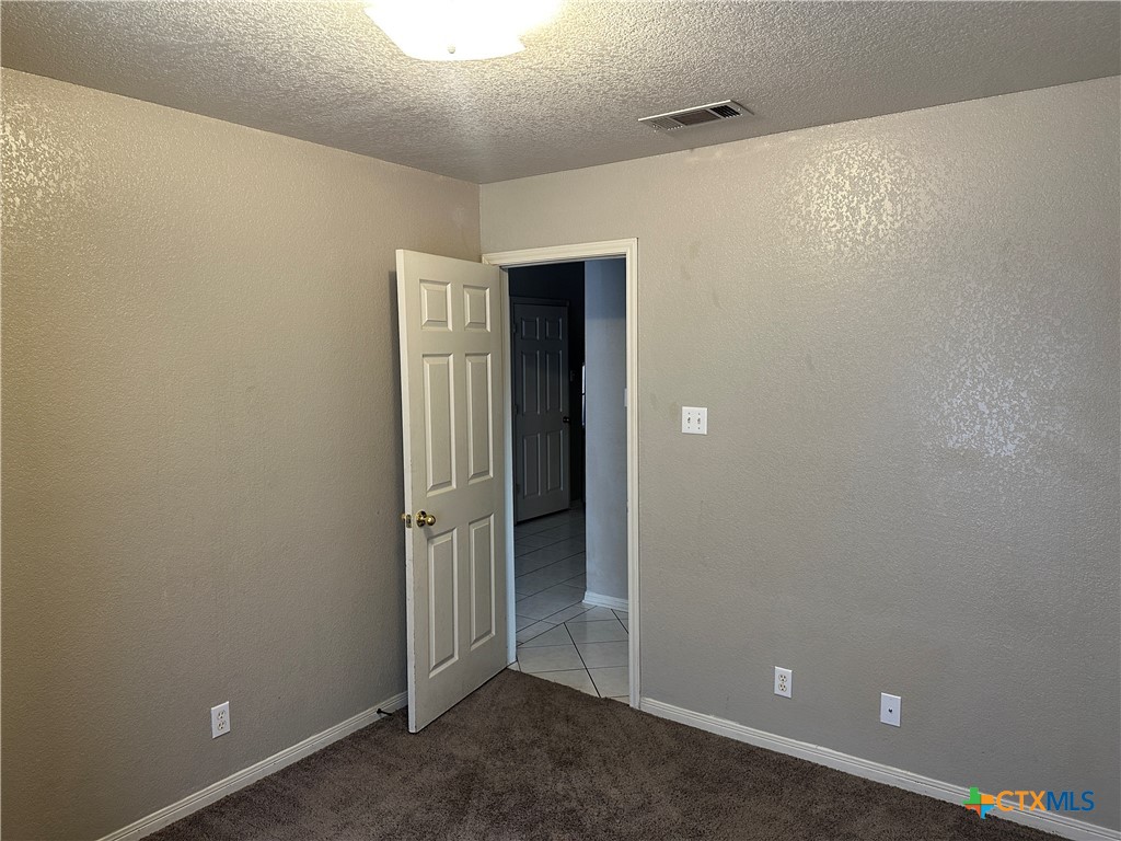 5204 Daybreak Drive Property Photo 3