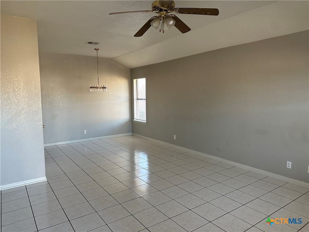 5204 Daybreak Drive Property Photo 4