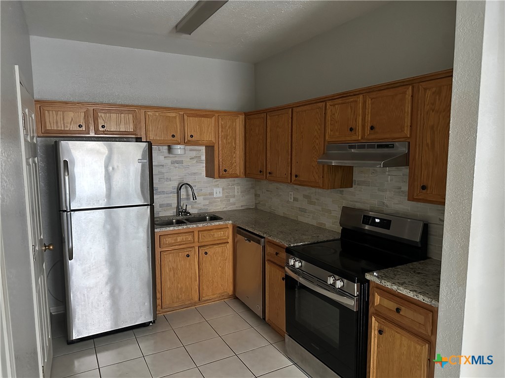 5204 Daybreak Drive Property Photo 5