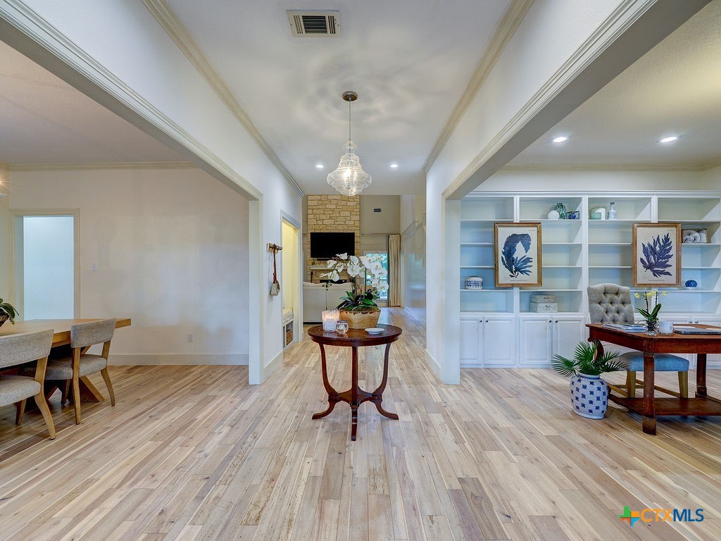 400 Royal View Road Property Photo 4