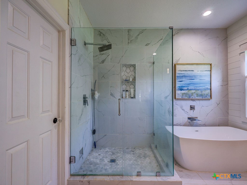 400 Royal View Road Property Photo 18