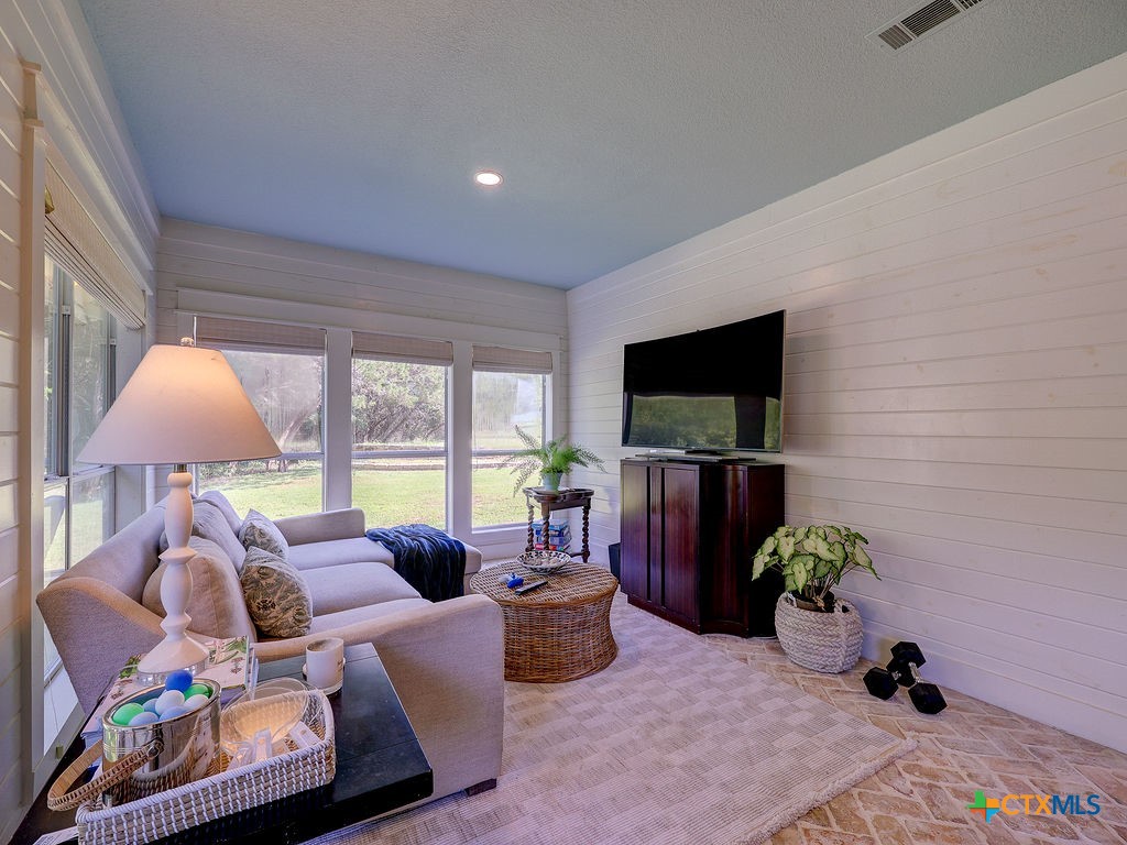 400 Royal View Road Property Photo 20