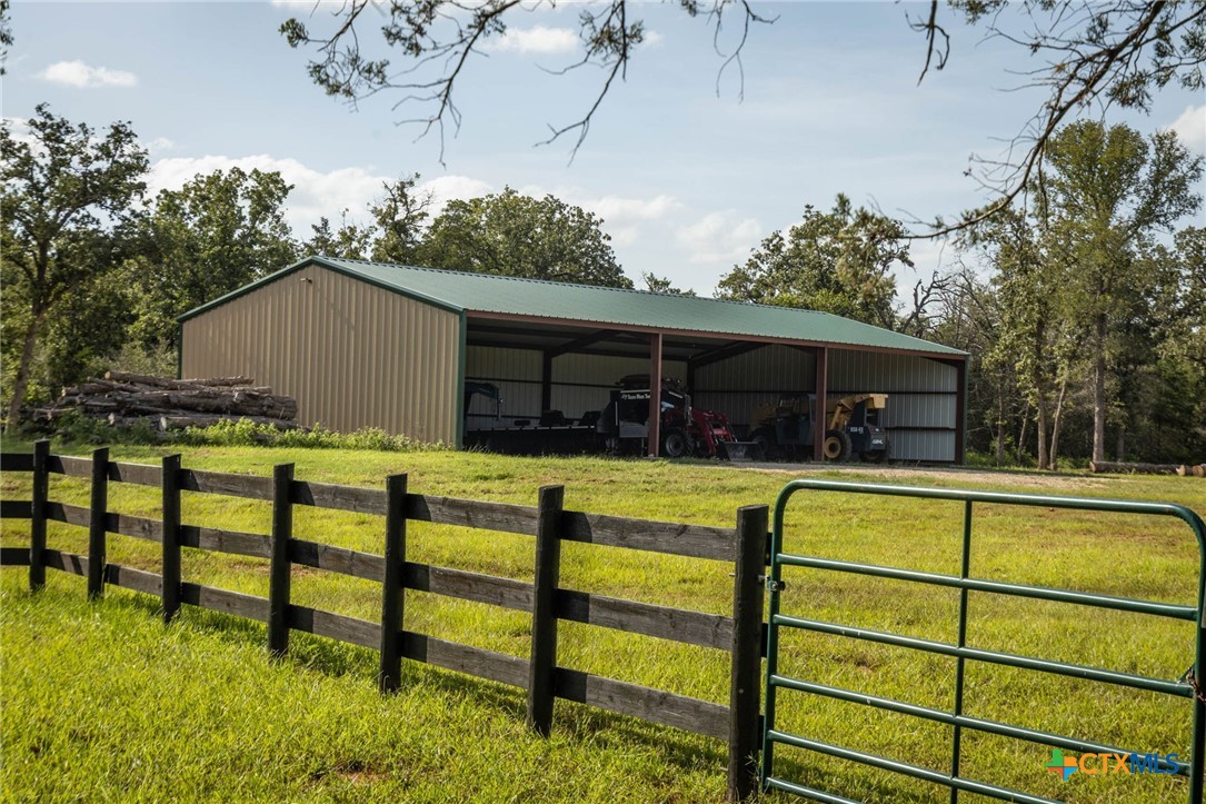 10488 Hwy 304 Property Photo 11